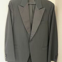 タキシード（ブルックスブラザーズ）の画像