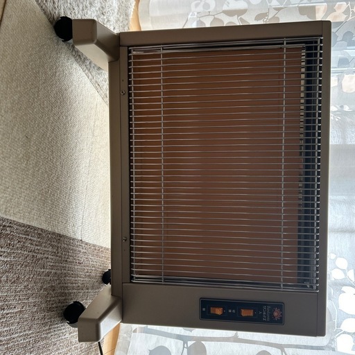 遠赤外線暖房器　サンルミエ　キュート