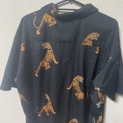 和柄虎柄シャツの画像