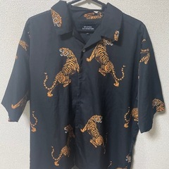 和柄虎柄シャツ