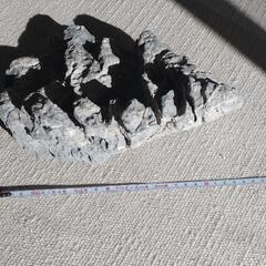 ガラス水槽(60×30×30)と砂利と流木と石の画像