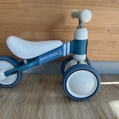 三輪車　トイザらス　ミッキー