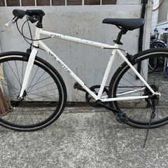 『ＳＡＬＥ　３０％』　クロスバイク　美品　７００ｘ２８ｃ　6変速...