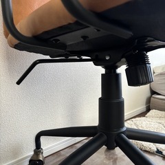 デスクチェアPUレザーキャメル色の画像