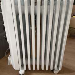 デロンギ　オイルヒーター　RHJ35M1015-BK 超美品！の画像