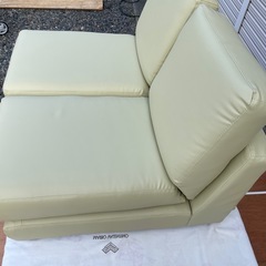 値下げ！きれい！ローソファー二脚（簡易ベッド）セット中古品の画像