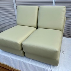 値下げ！きれい！ローソファー二脚（簡易ベッド）セット中古品の画像