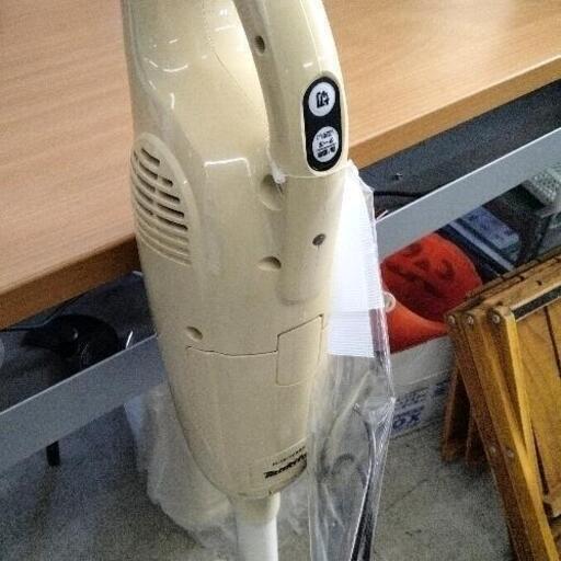 0104-257 makita 充電式クリーナー CL103D