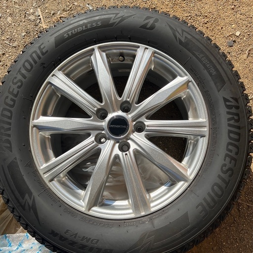 ハリヤーのスタッドレスタイヤ