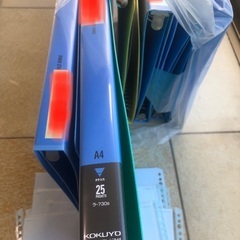 無料) 大量バインダーA4 30穴の画像