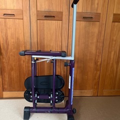 足を開閉する機具 レッグマジック