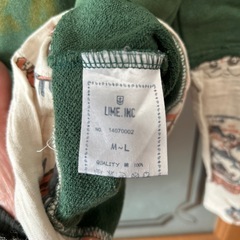 【モスグリーンの切り替えトレーナー】の画像