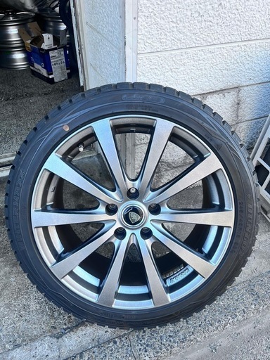 ダンロップ18インチスタッドレスタイヤ5穴ホイール4本セット