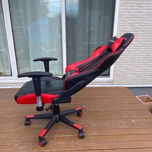 ゲーミングチェア　GTレーシング レッドブラック！