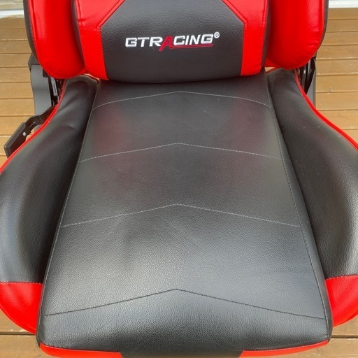 ゲーミングチェア　GTレーシング レッドブラック！