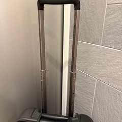 36Lスーツケース 機内持込可能 静音タイプ　ガンメタリックの画像