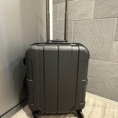 36Lスーツケース 機内持込可能 静音タイプ　ガンメタリック