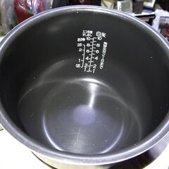 1/5●象印　IH炊飯ジャー　極め炊き黒まる厚窯(NP-XA18)　　【訳あり】値下げの画像