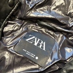 ZARA  ダウンベスト ベスト ブラック ナイロン フード  Mの画像
