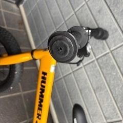 足漕ぎHUMMERの画像
