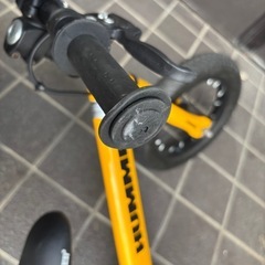 足漕ぎHUMMERの画像