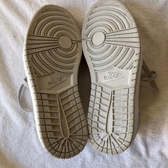 NIKE AIRジョーダン　シルバーの画像