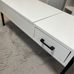 リフティングテーブル　ホワイト×ブラック中古品の画像