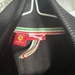 フェラーリのプーマブラウスの画像