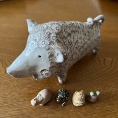 イノシシとかば、カエル、カメの置物