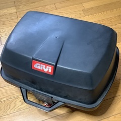 バイク用ハードボックス　GIVI(手渡しのみ)