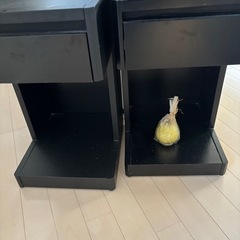 IKEAサイドテーブル2個の画像
