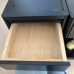 IKEAサイドテーブル2個の画像