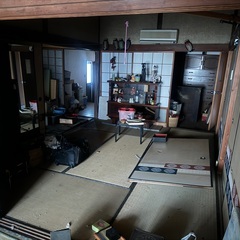 【58万円】島根県益田市幸町の戸建て2戸セット！前面道路広く、目の前にバス停と月極駐車場あり🚌🚙 片方は居住用・片方は物置や趣味のスペースなどに🏡🏡  − 島根県