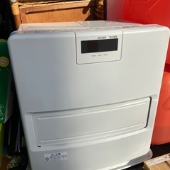 コロナ石油ファンヒーターand20ℓ灯油ポリエチレン缶２個and...
