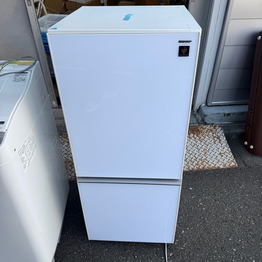 ★美品 中古★2017年製 2ドア　シャープ SHARP 137L 高品位ガラスドア「プラズマクラスター」　冷蔵庫【SJ-GD14C-W】