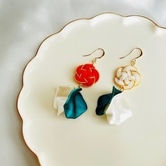 ハンドメイド水引ピアス　椿