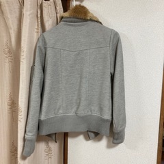 ラビットファー付きブルゾン女性用の画像