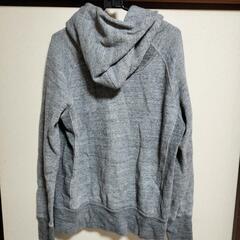 カリー　グレーのパーカー　1の画像