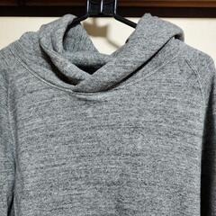 カリー　グレーのパーカー　1の画像