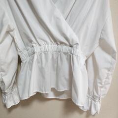 GU　白のカシュクールブラウス、Мサイズ新品1の画像