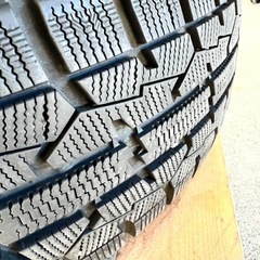 ライズ　バリ溝　ロッキー　スタッドレス　195/65r16　４本セットの画像