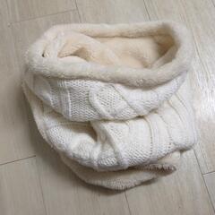最終値下げ！暖かいボリュームスヌード白　裏ボアフリース　の画像