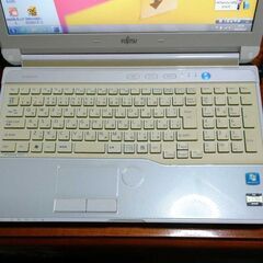 富士通ノートパソコン　ライフブックAH53/G　中古品の画像