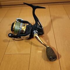 シマノ　SHIMANO　スピンニングリール　SAHARA C2000HGSの画像