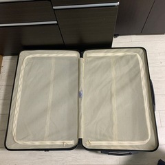 RIMOWAのキャリーバック（鍵が壊れてます）