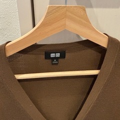 ユニクロ カーディガン サイズM　エクストラファインメリノVネックの画像
