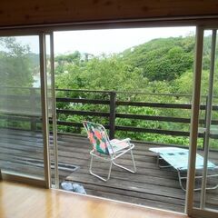 好評‼【残り一枠】1年単位・鴻島貸別荘（日生諸島）《体験宿泊受付中！》夕日が見える！海を見下ろすデッキ付！眼下が海水浴場・釣り・星空、野鳥観察・カヌー、ヨット、ミカン狩り、探検、島巡り、廃墟巡りなど！冬でも暖かい【年間90日利用プラン=15,000円】海水浴場徒歩2分 − 岡山県
