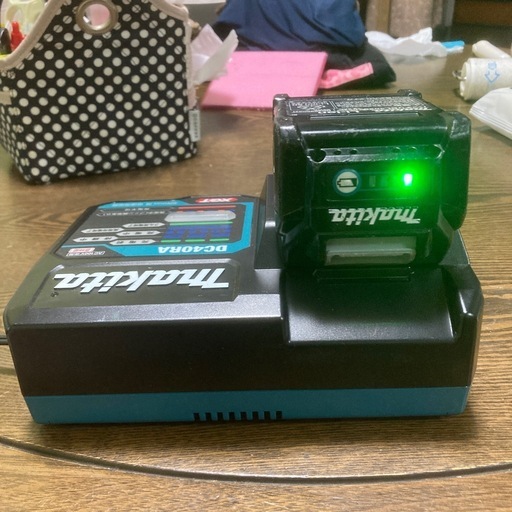 マキタ　バッテリー　40v 急速充電器セット