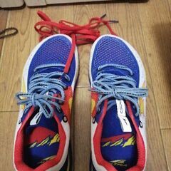 スニーカー