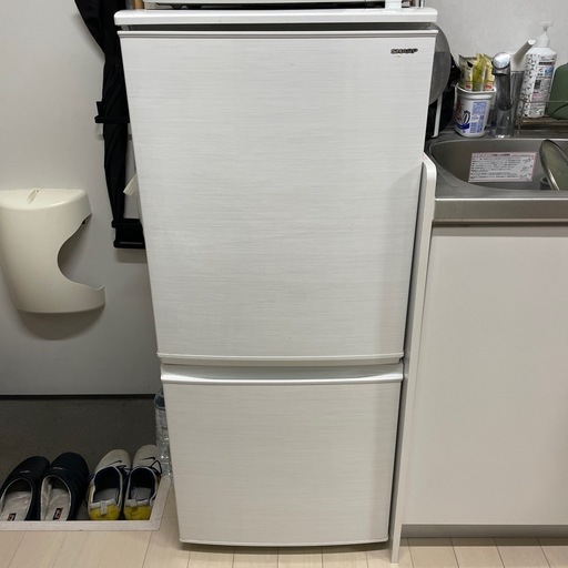 美品！【SHARP】単身用冷蔵庫　137L